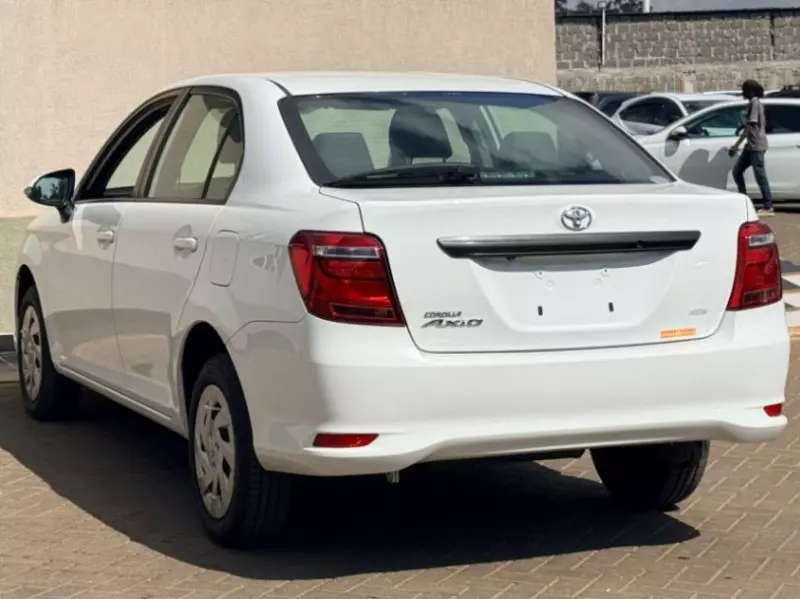 Toyota Axio    - 2018