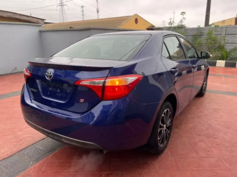 TOYOTA Corolla   - 2015