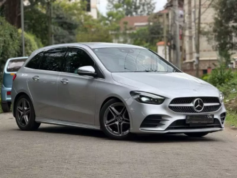 Mercedes-Benz B 180   - 2019