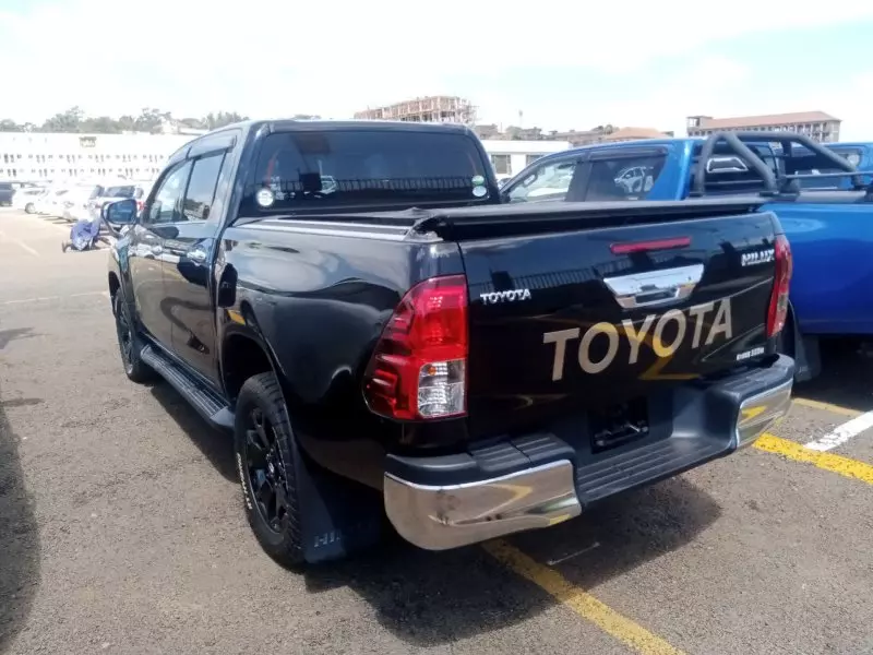 Toyota Hilux   - 2019