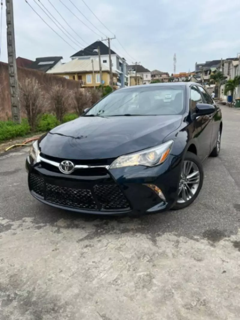 TOYOTA Camry - 2015