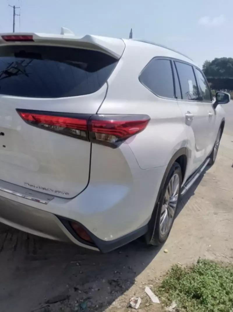 Toyota Highlander   - 2009