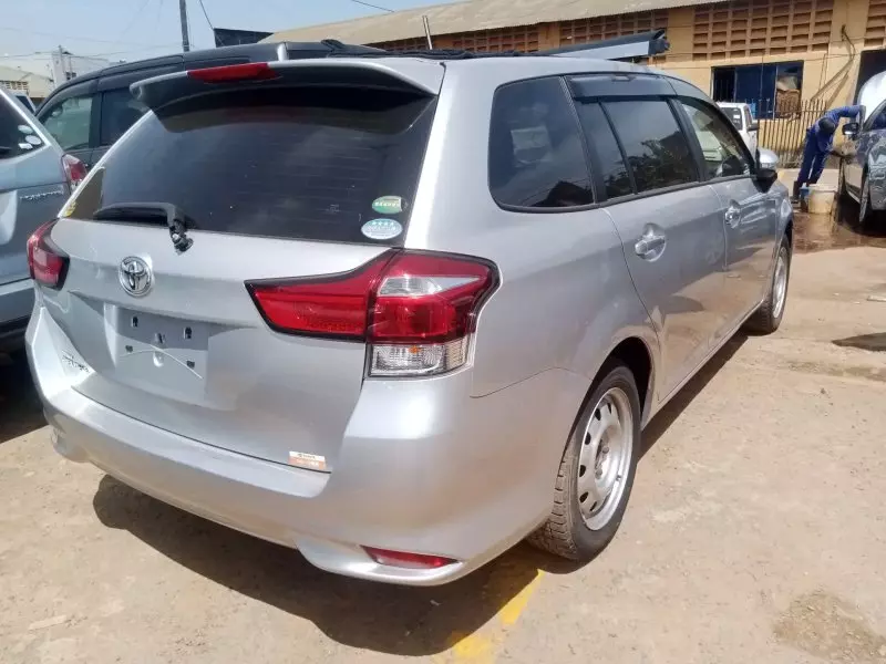 Toyota Fielder    - 2016