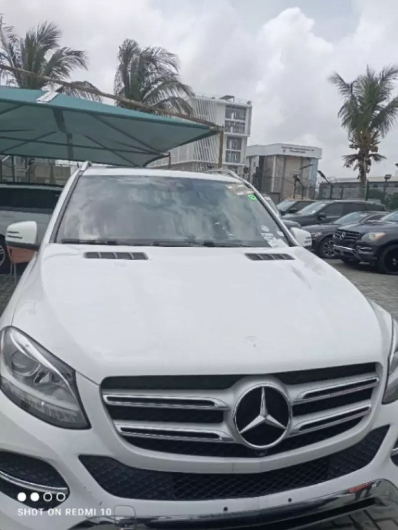 Mercedes-Benz GLE-Class   - 2016
