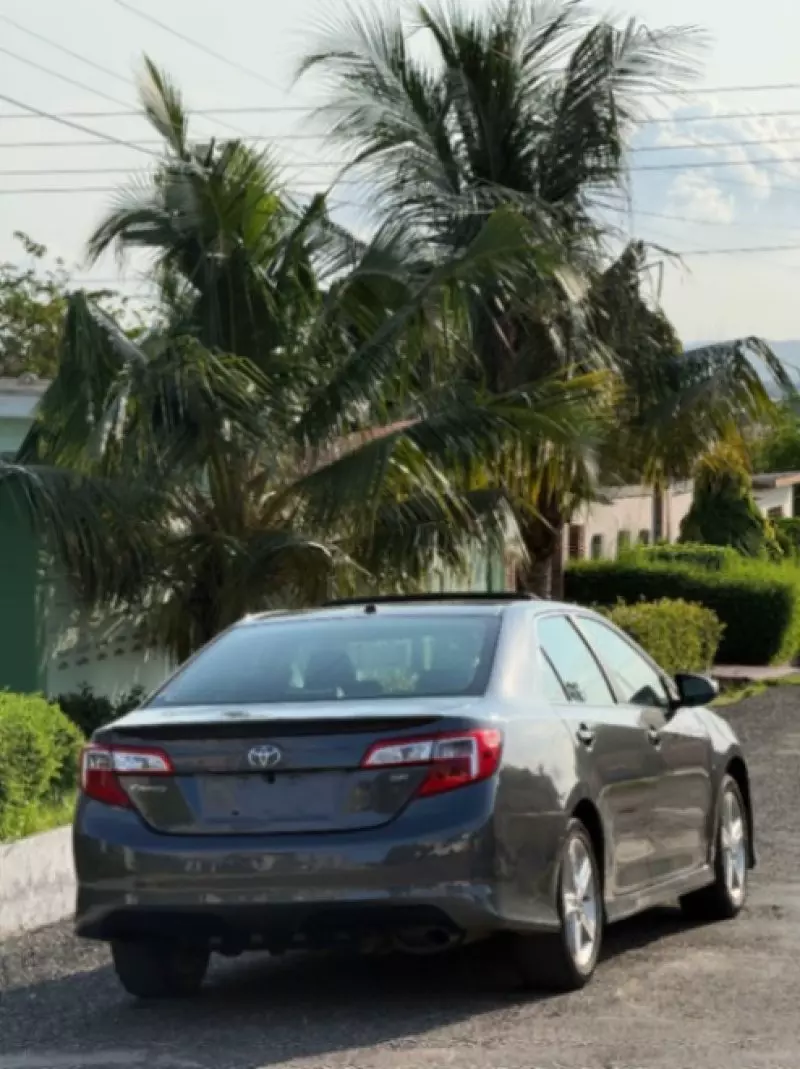 TOYOTA Camry - 2014