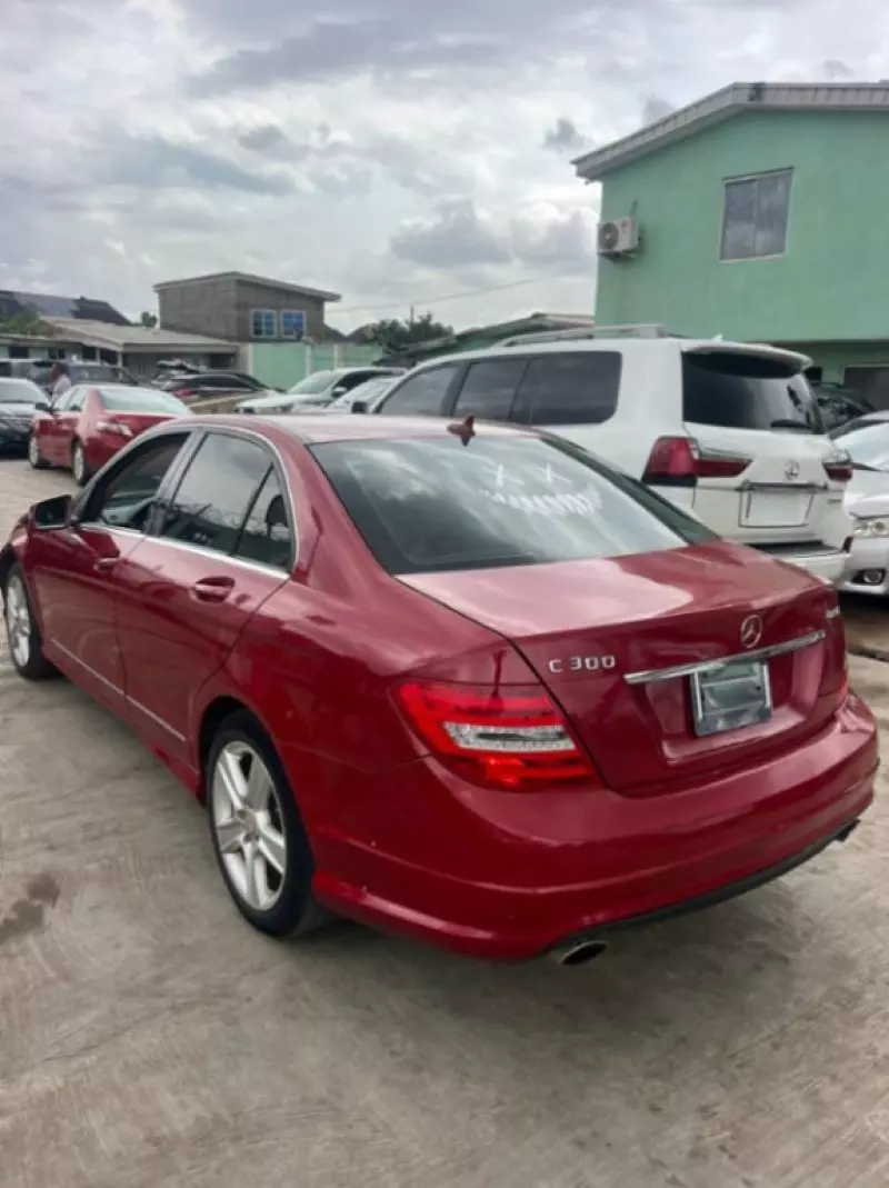 Mercedes-Benz C 300   - 2011