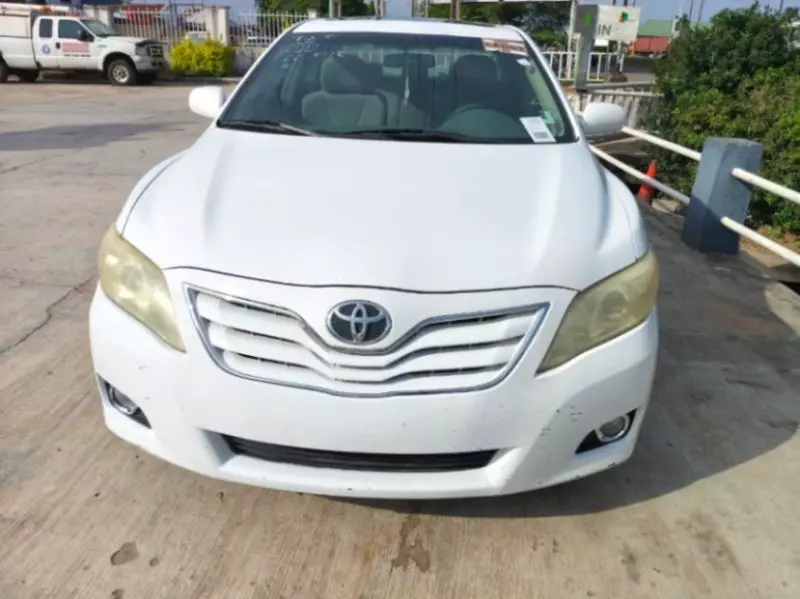 Toyota Camry   - 2011