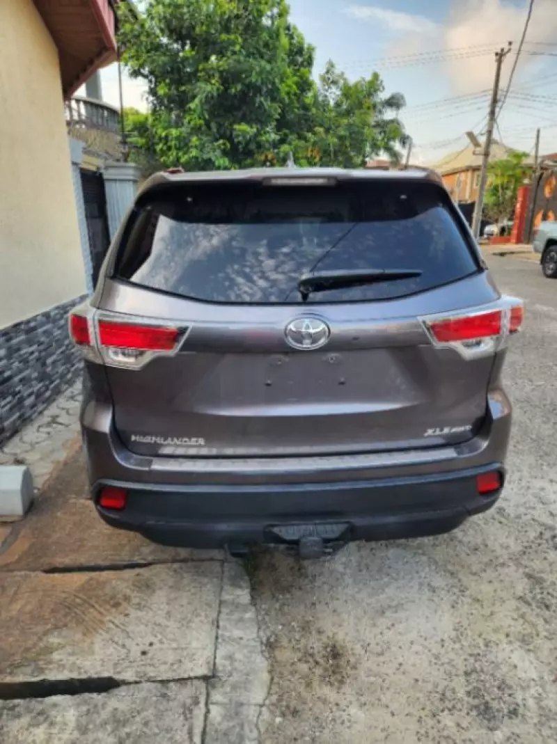 TOYOTA Highlander   - 2015