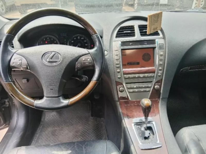 Lexus ES 350   - 2011