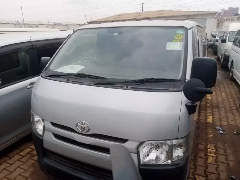 Toyota Hiace   - 2017