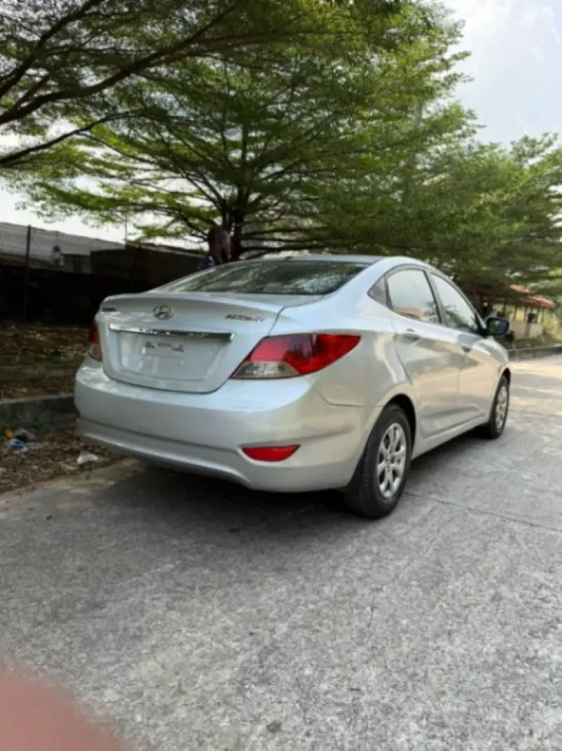 Hyundai Accent   - 2015