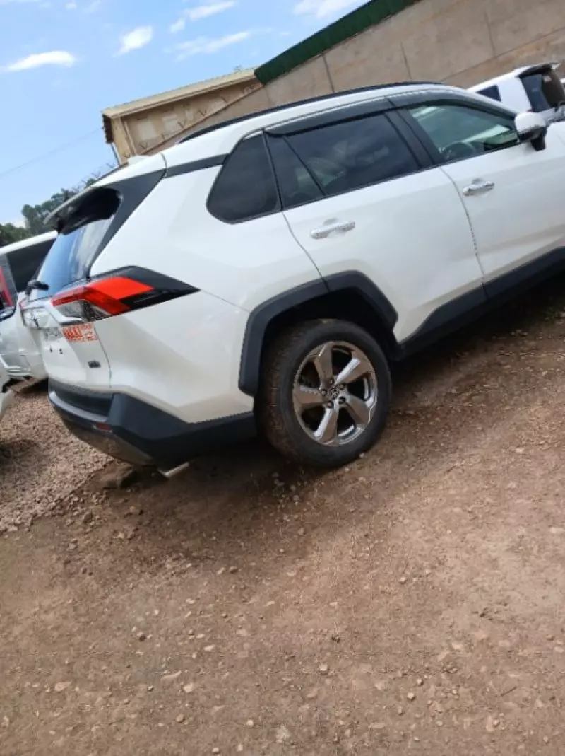 Toyota RAV 4   - 2015