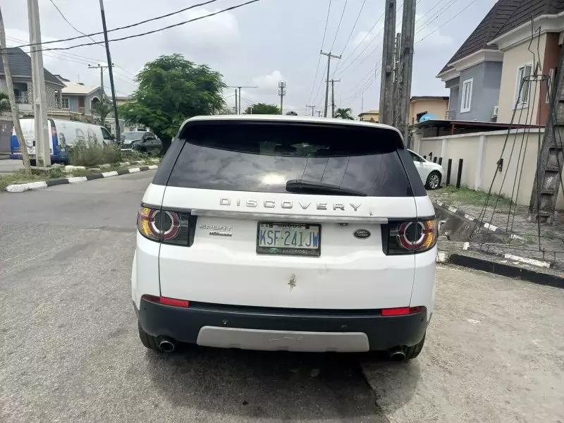 Land Rover Discovery Sport - 2015