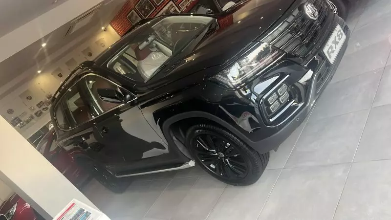 MG MG RX8	SUV 4X4 -7 places- 2,0L Turbo - version luxe   - 2025