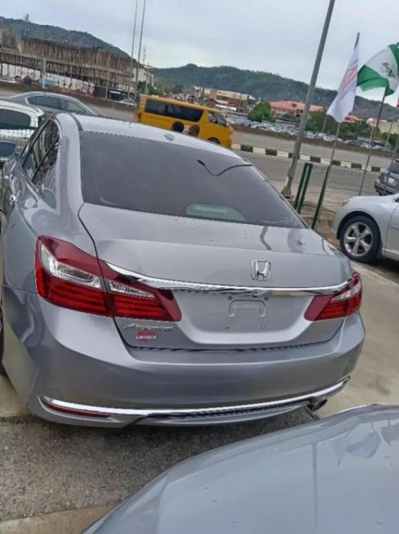 Honda Accord   - 2016