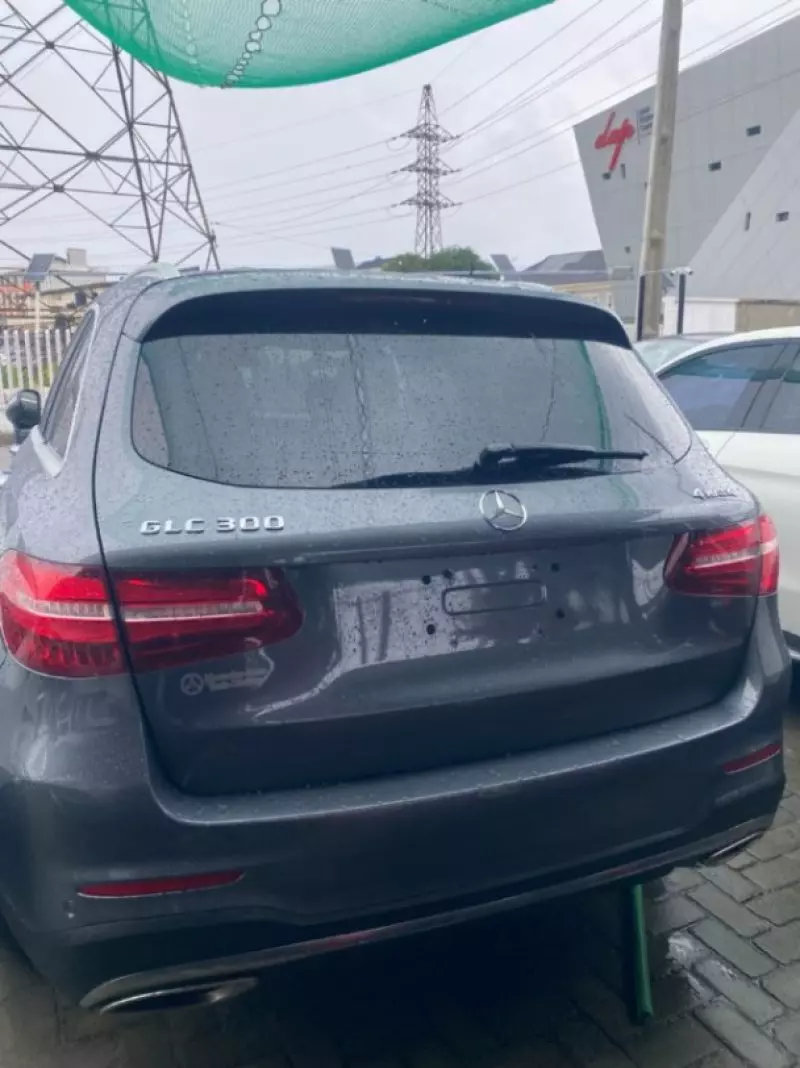 Mercedes-Benz GLC 300   - 2016