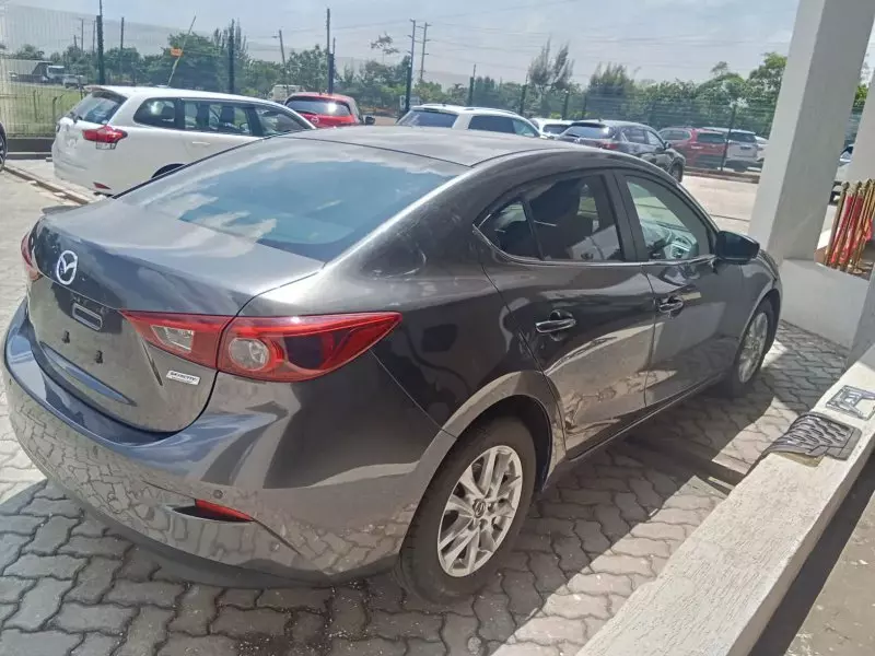 Mazda Axela    - 2018