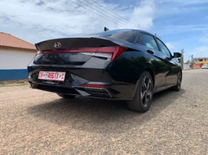Hyundai Elantra   - 2021