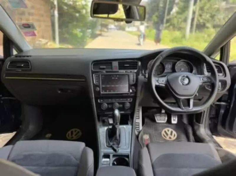 Volkswagen Golf   - 2014