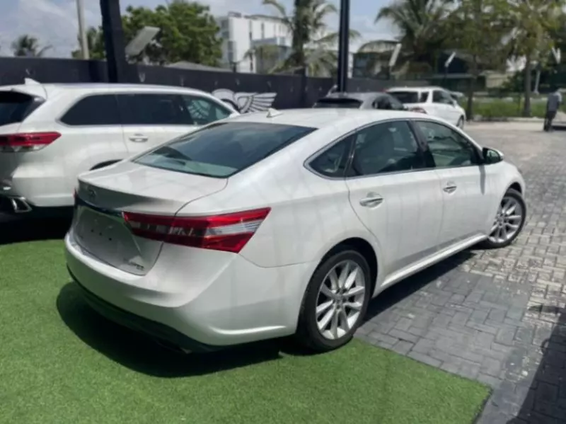TOYOTA Avalon   - 2013