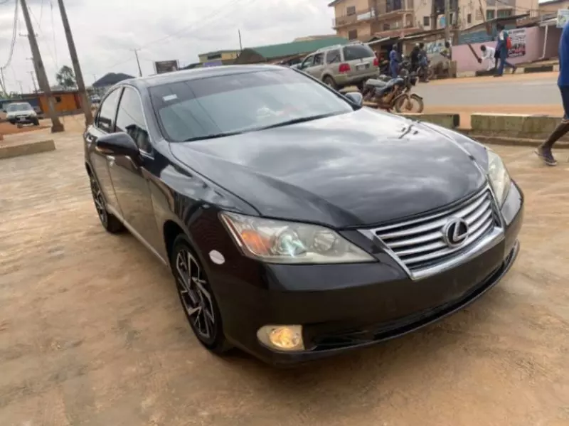Lexus ES 350   - 2010