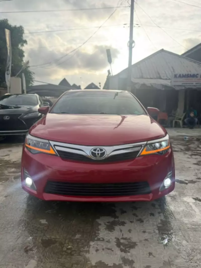 TOYOTA Camry - 2013