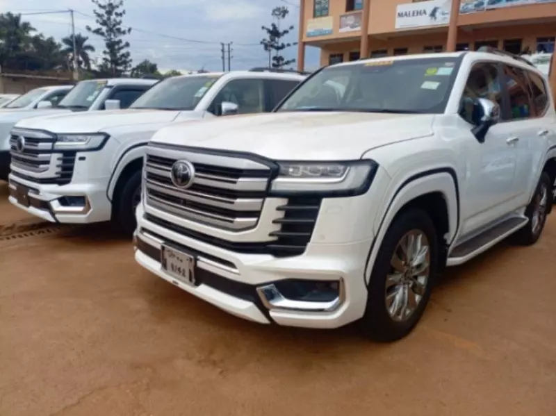 TOYOTA LANDCRUISER GR-S   - 2023
