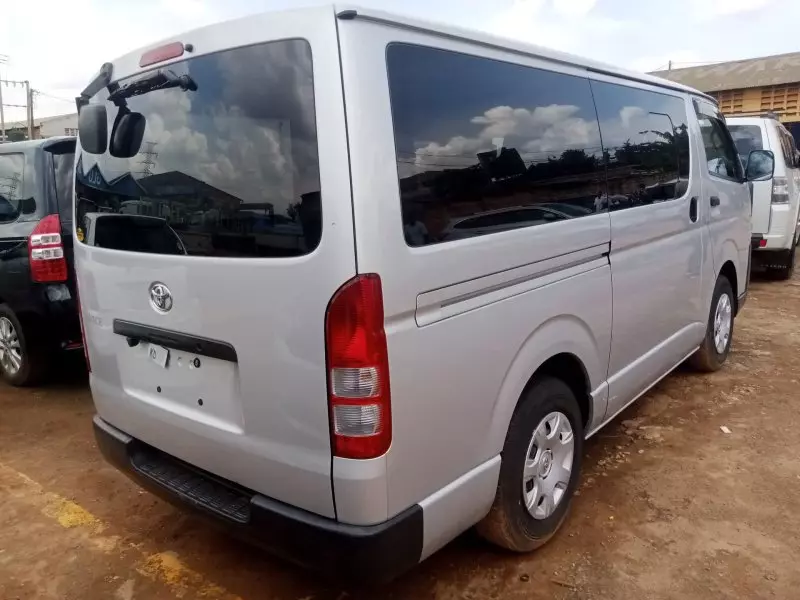 Toyota Hiace   - 2013
