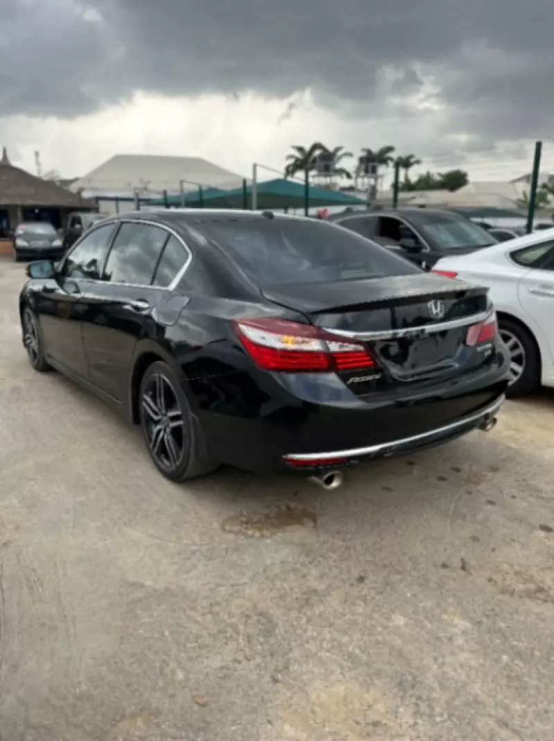 Honda Accord - 2017