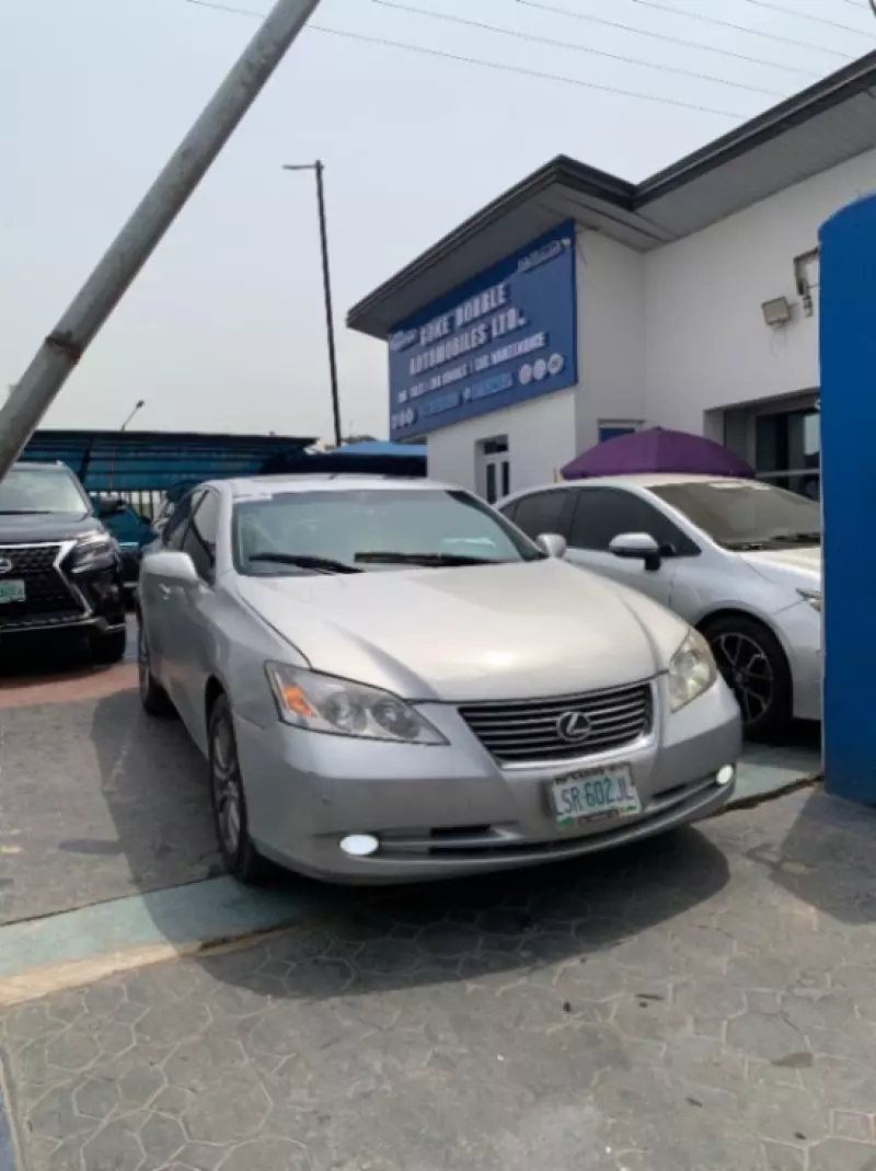 Lexus ES   - 2008