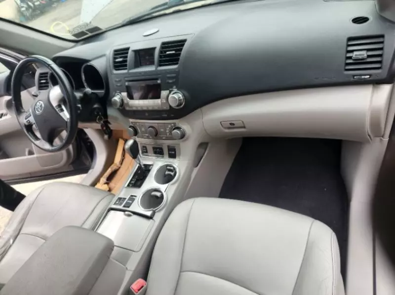 Toyota Highlander - 2012