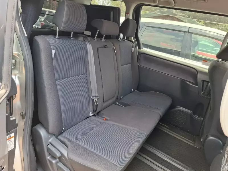 Toyota Noah   - 2014
