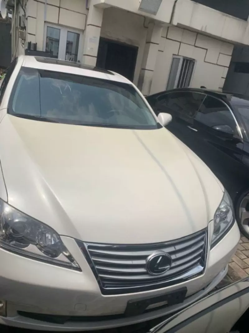 Lexus ES   - 2012