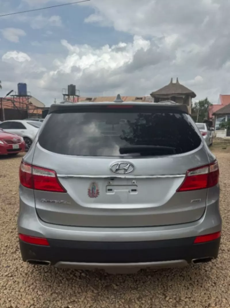 Hyundai Santa Fe   - 2014