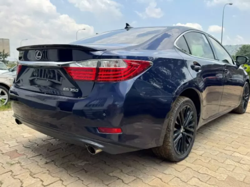 Lexus ES - 2013