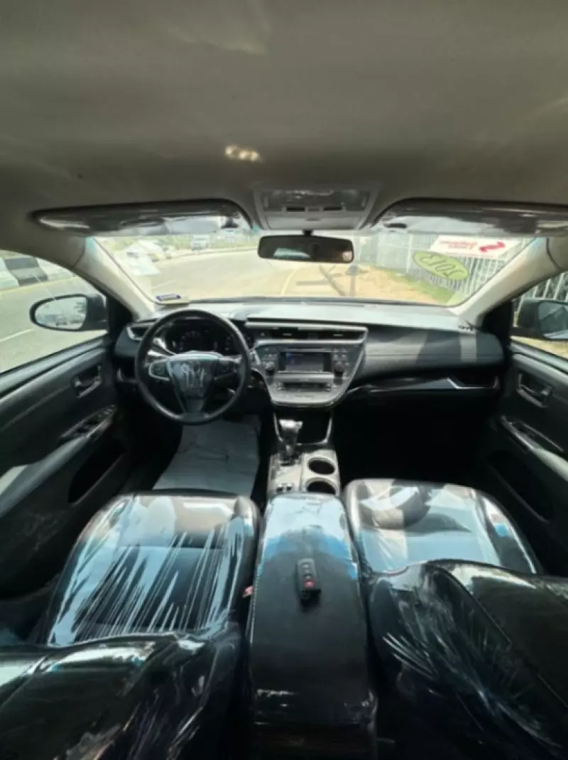 Toyota Avalon   - 2013