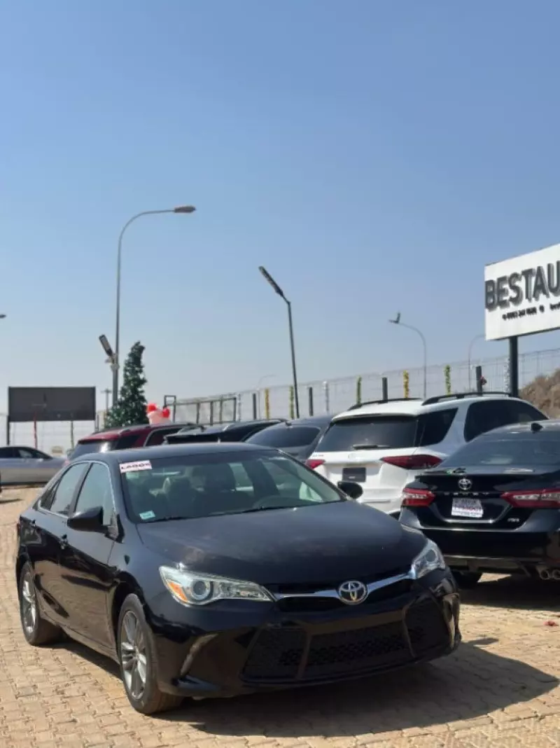 Toyota Camry   - 2016
