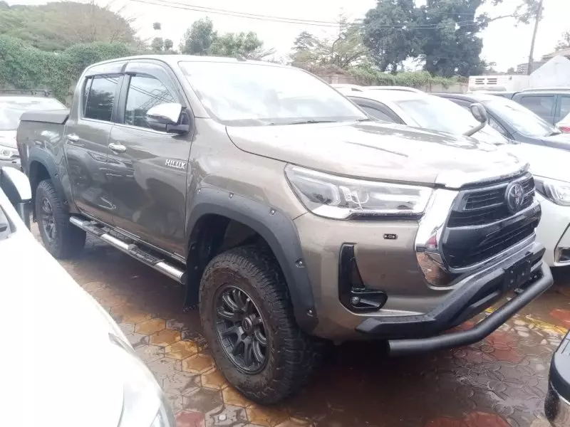 Toyota Hilux   - 2019