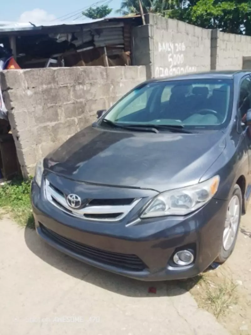 Toyota Corolla   - 2011