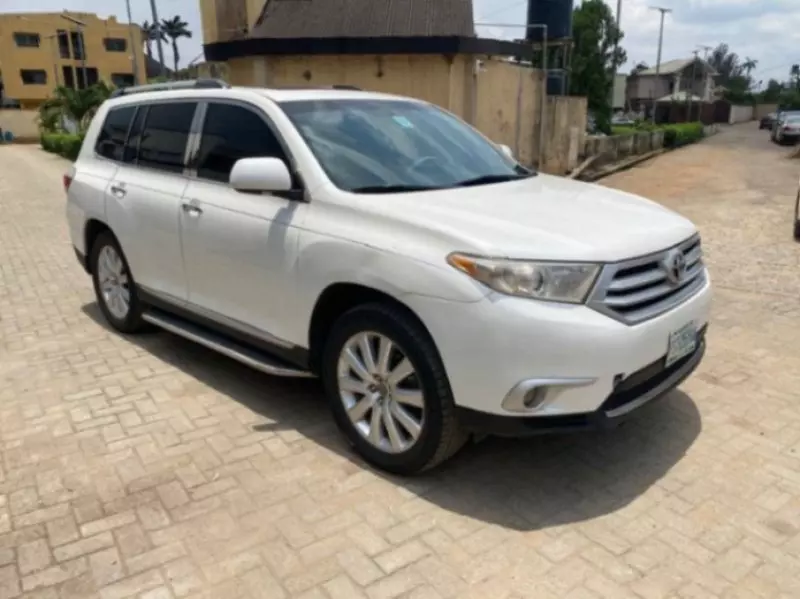 TOYOTA Highlander   - 2011
