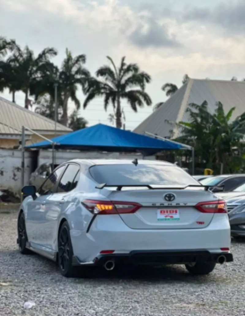 TOYOTA Camry   - 2021