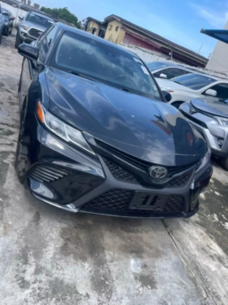 TOYOTA Camry   - 2018