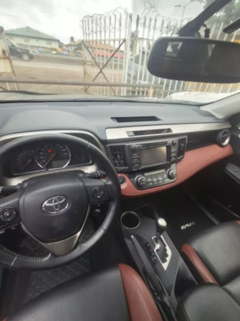 TOYOTA RAV 4   - 2015