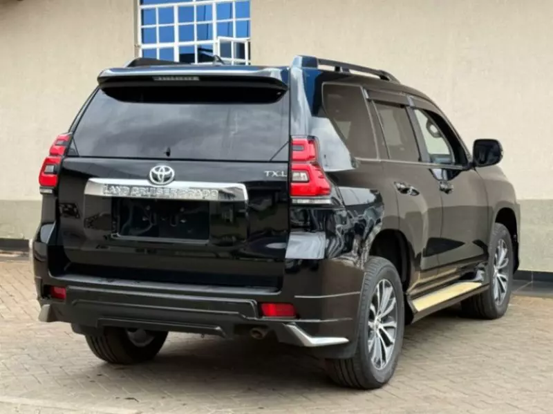 Toyota Land Cruiser   - 2018