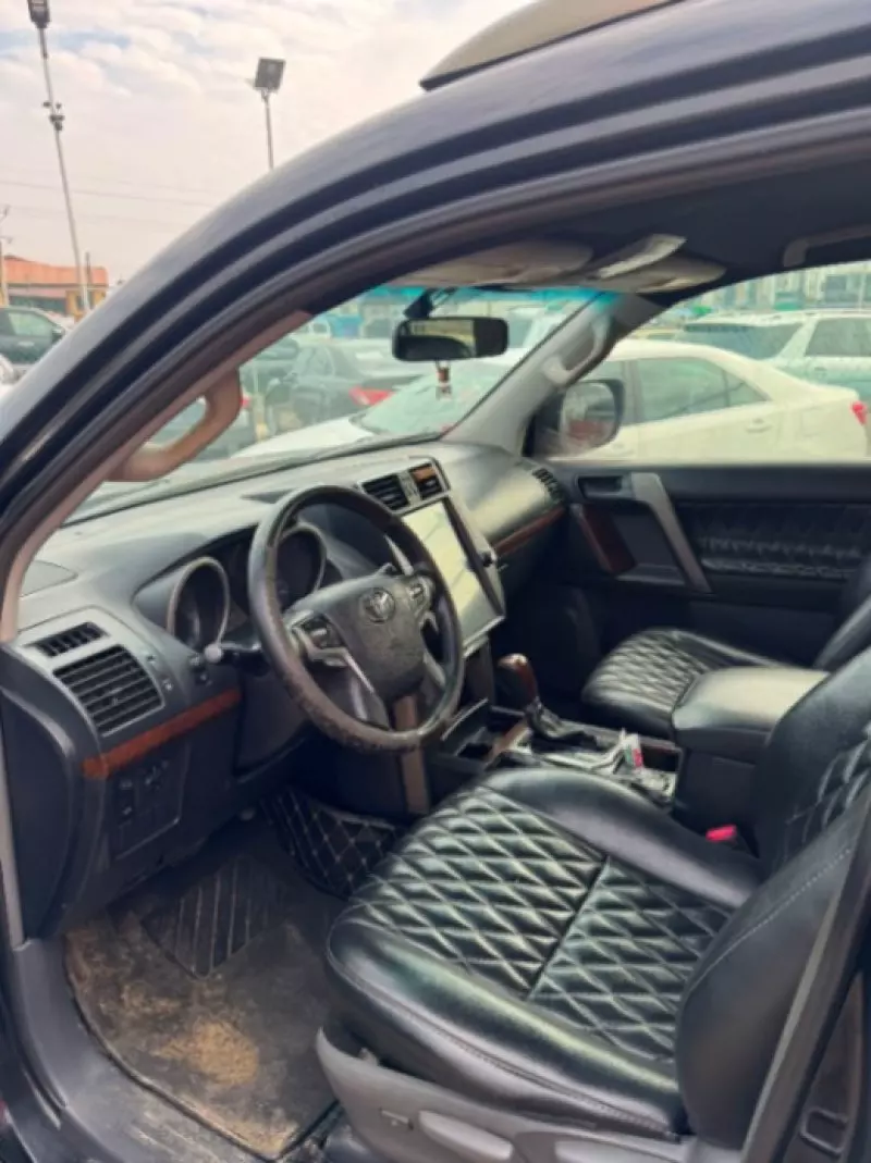TOYOTA Prado   - 2011