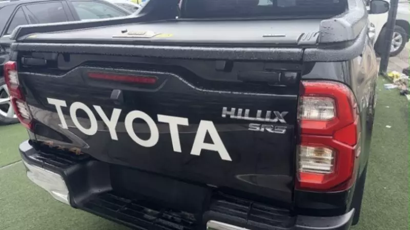 TOYOTA Hilux   - 2023