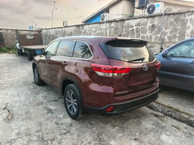 Toyota Highlander   - 2017