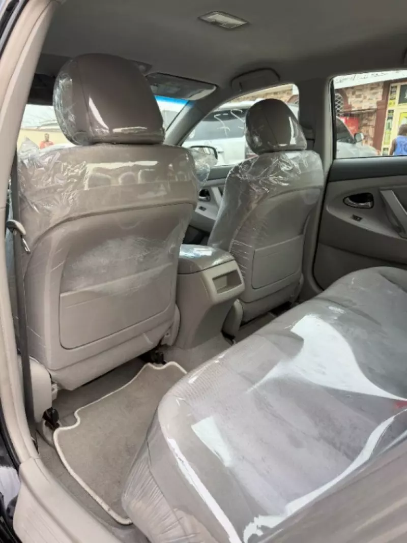 Toyota Camry   - 2011