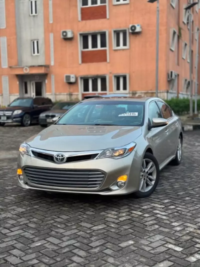 TOYOTA Avalon   - 2013