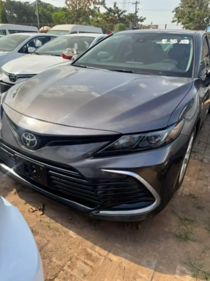 Toyota Camry - 2021